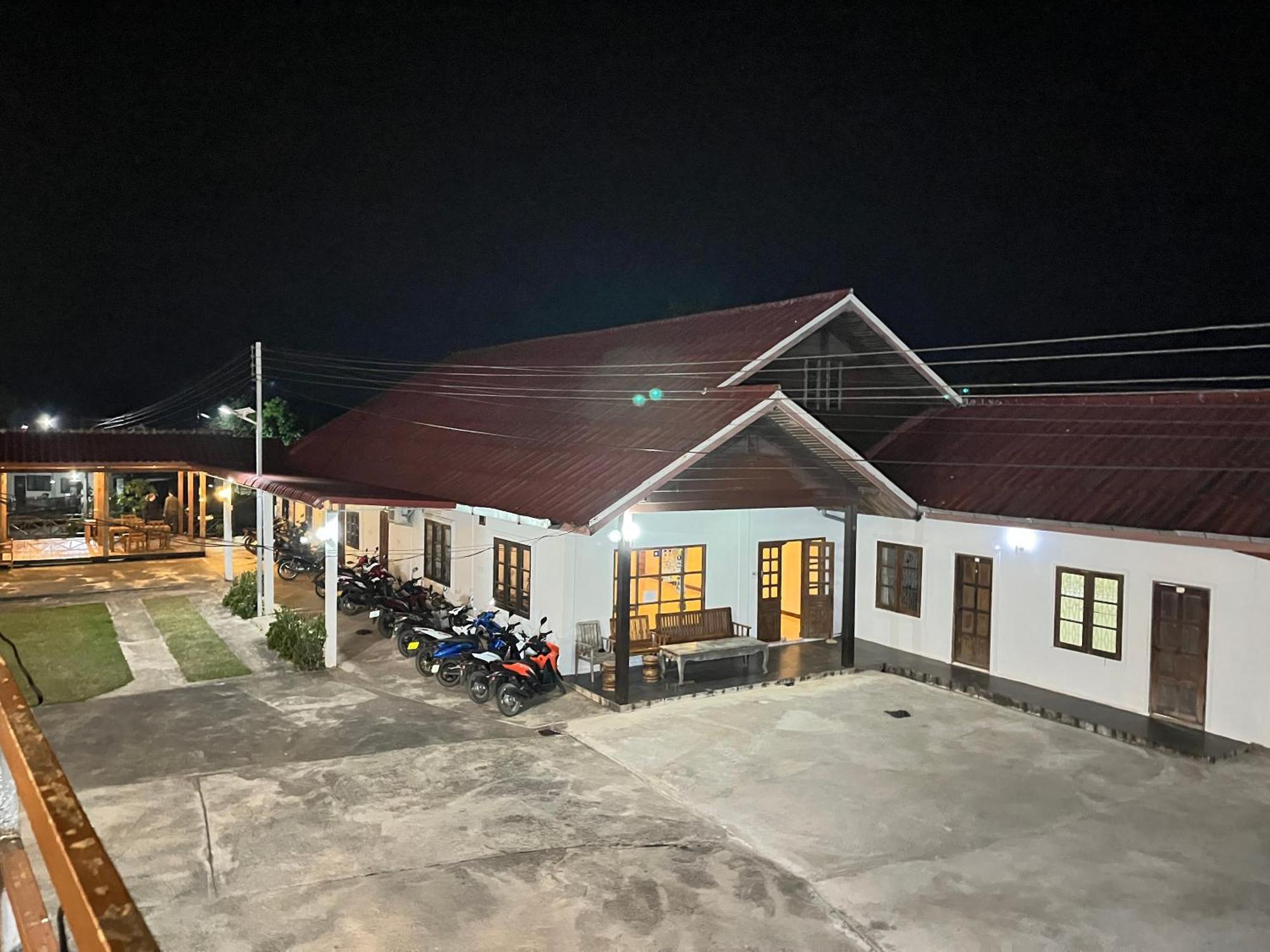 Sanhak Guesthouse 1 Ban Nahin-Nai Екстер'єр фото